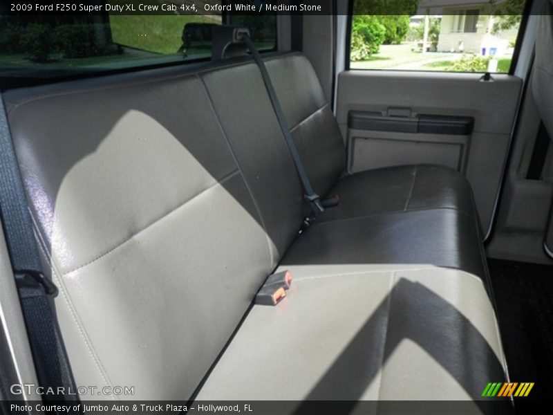 Oxford White / Medium Stone 2009 Ford F250 Super Duty XL Crew Cab 4x4