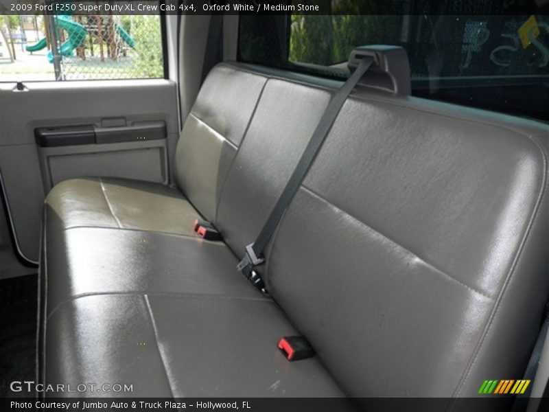 Oxford White / Medium Stone 2009 Ford F250 Super Duty XL Crew Cab 4x4