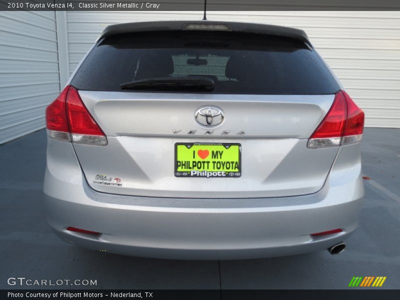 Classic Silver Metallic / Gray 2010 Toyota Venza I4