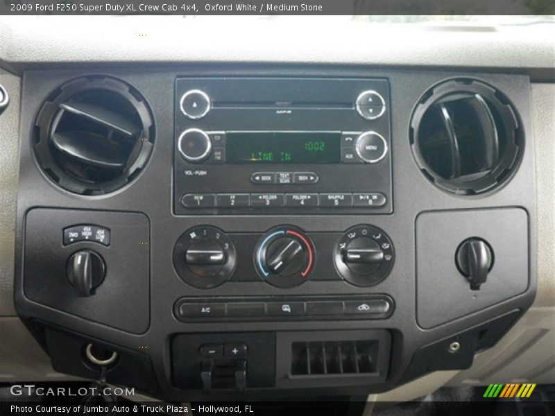 Oxford White / Medium Stone 2009 Ford F250 Super Duty XL Crew Cab 4x4