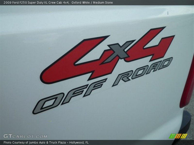 Oxford White / Medium Stone 2009 Ford F250 Super Duty XL Crew Cab 4x4
