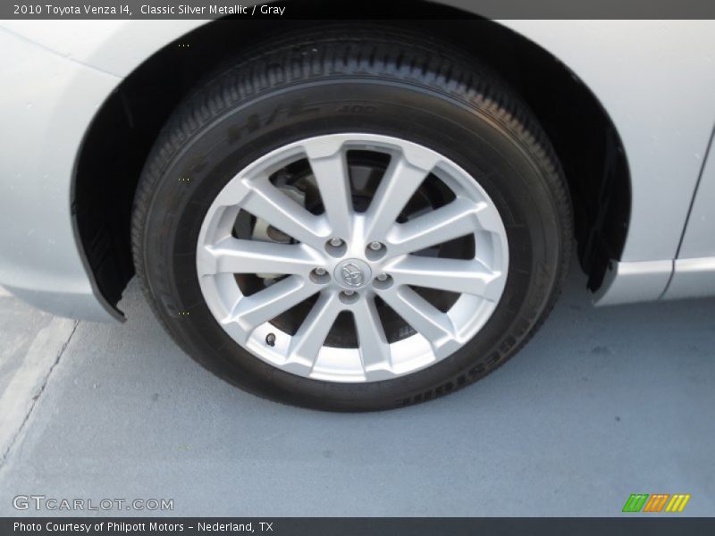 Classic Silver Metallic / Gray 2010 Toyota Venza I4