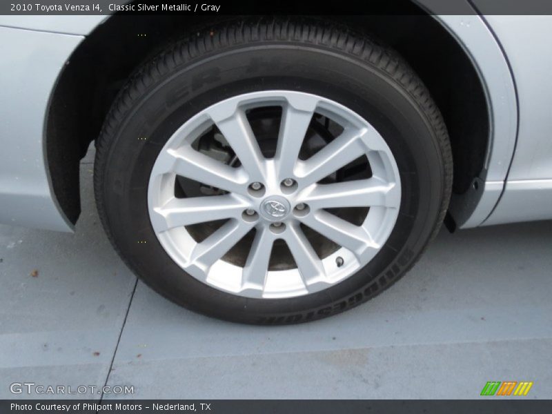 Classic Silver Metallic / Gray 2010 Toyota Venza I4