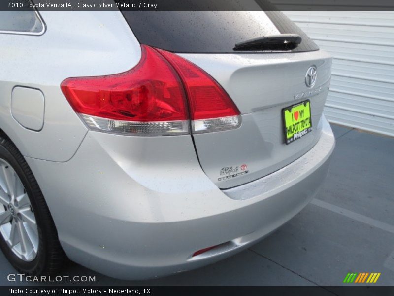 Classic Silver Metallic / Gray 2010 Toyota Venza I4