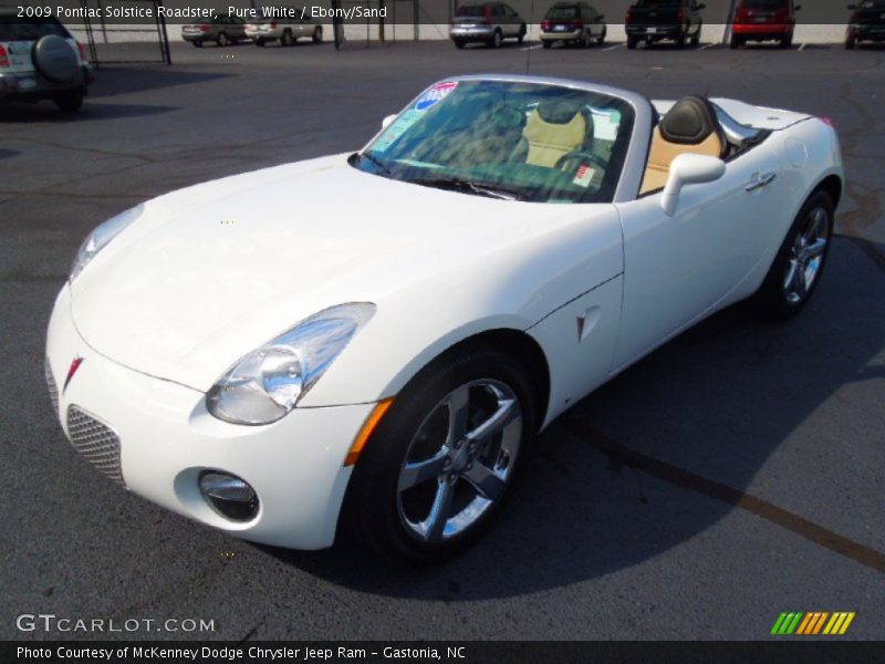 Pure White / Ebony/Sand 2009 Pontiac Solstice Roadster