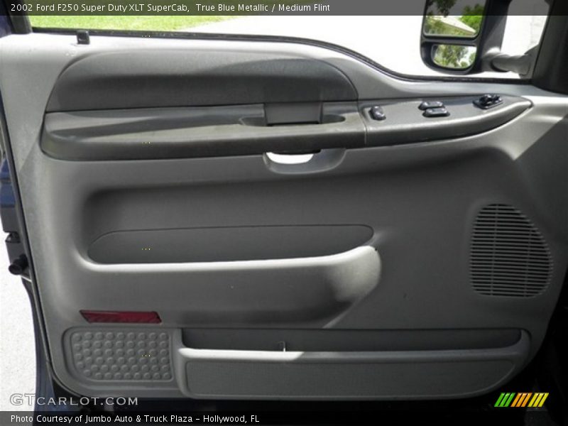 Door Panel of 2002 F250 Super Duty XLT SuperCab