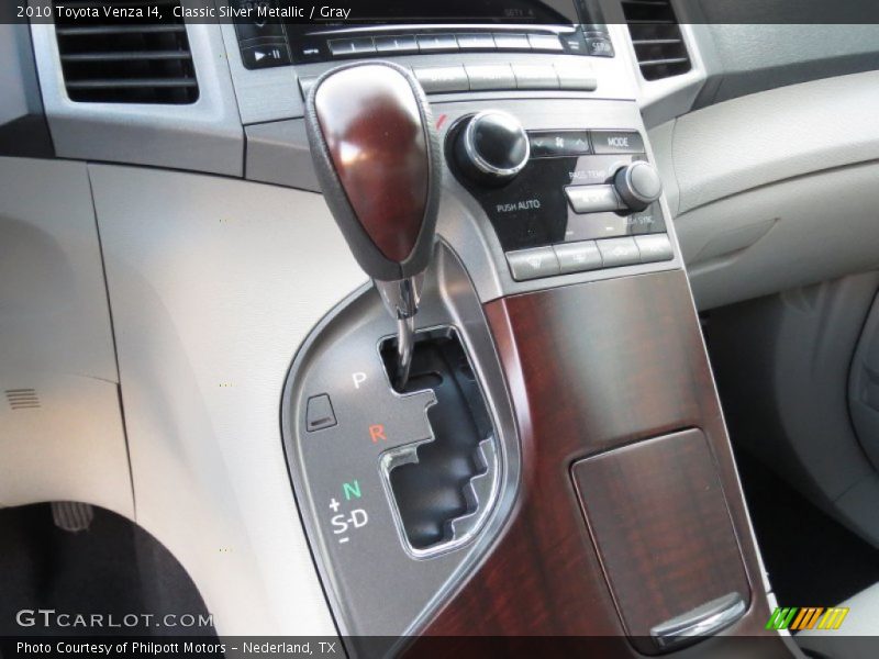 Classic Silver Metallic / Gray 2010 Toyota Venza I4