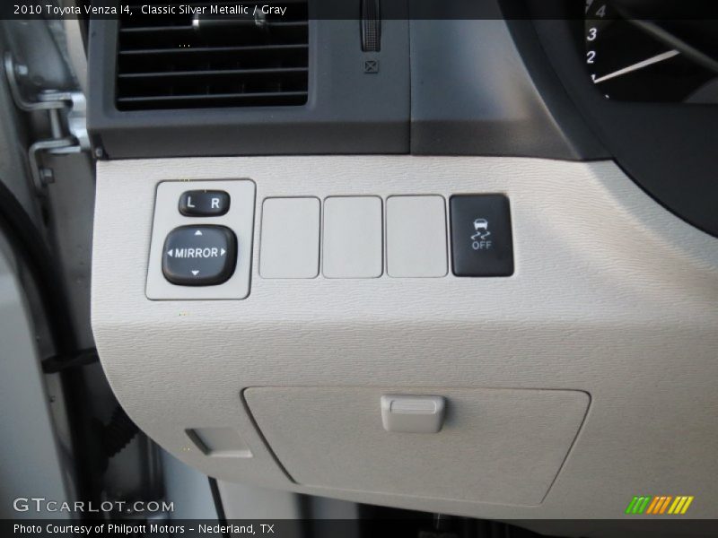 Classic Silver Metallic / Gray 2010 Toyota Venza I4