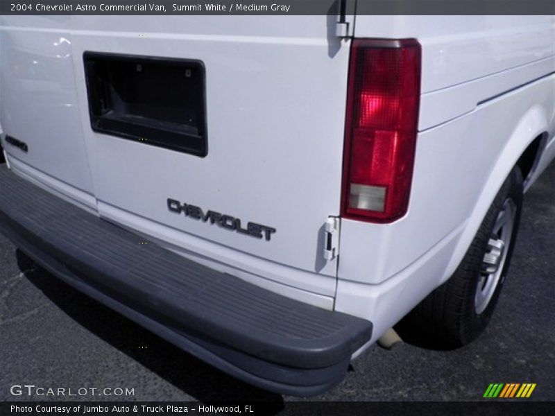 Summit White / Medium Gray 2004 Chevrolet Astro Commercial Van