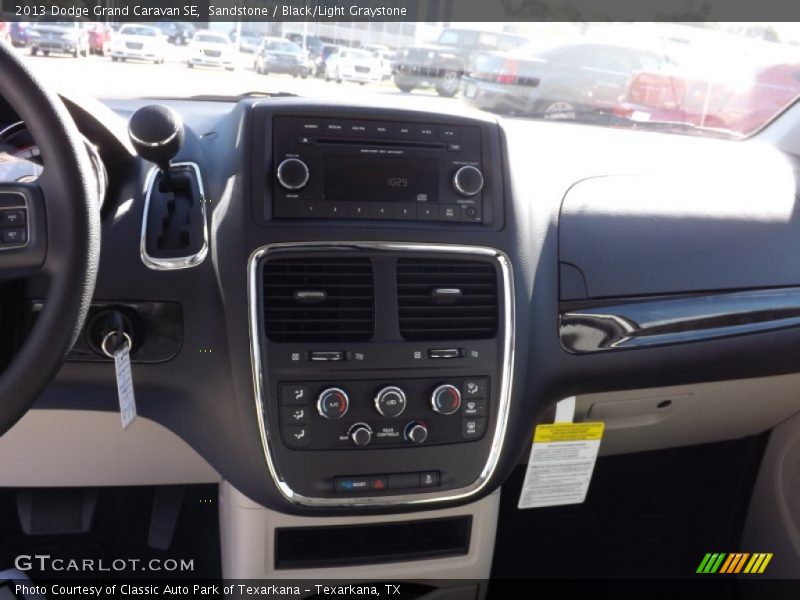 Sandstone / Black/Light Graystone 2013 Dodge Grand Caravan SE