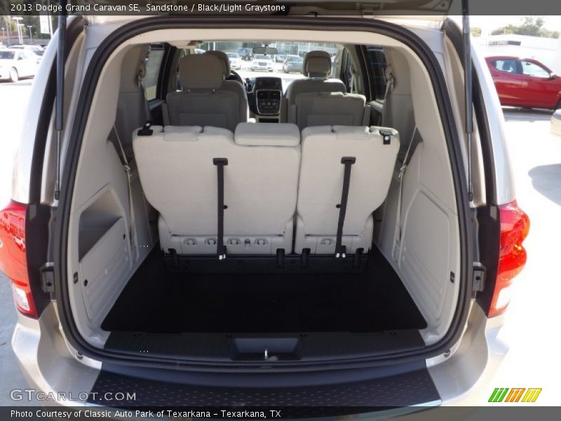 Sandstone / Black/Light Graystone 2013 Dodge Grand Caravan SE