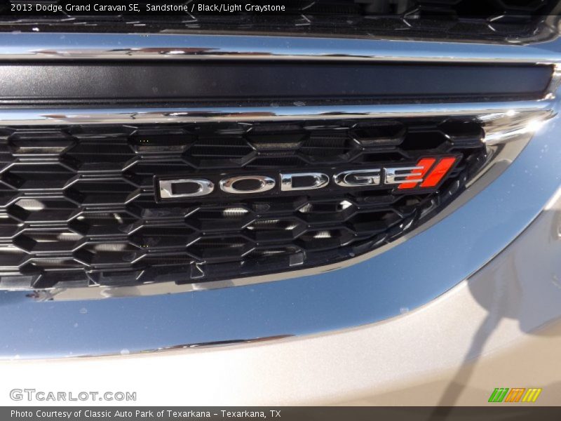 Sandstone / Black/Light Graystone 2013 Dodge Grand Caravan SE