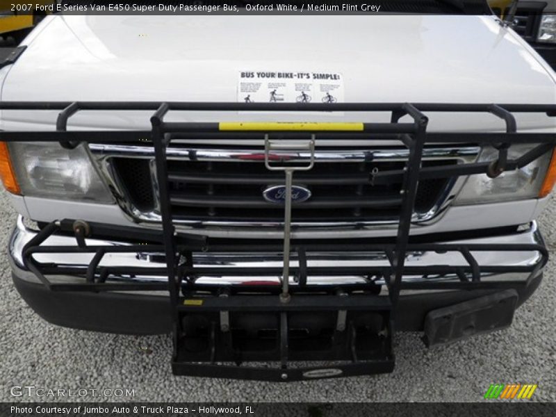 Oxford White / Medium Flint Grey 2007 Ford E Series Van E450 Super Duty Passenger Bus