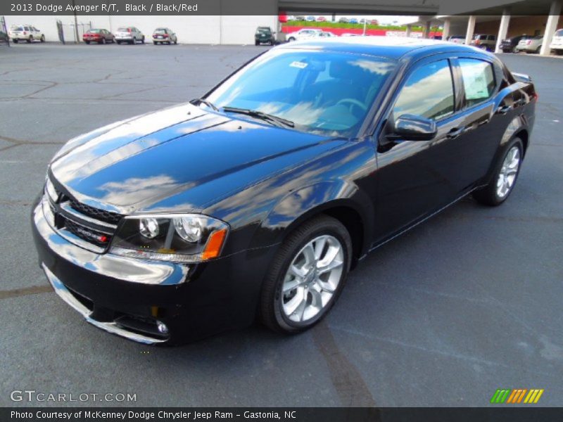 Front 3/4 View of 2013 Avenger R/T