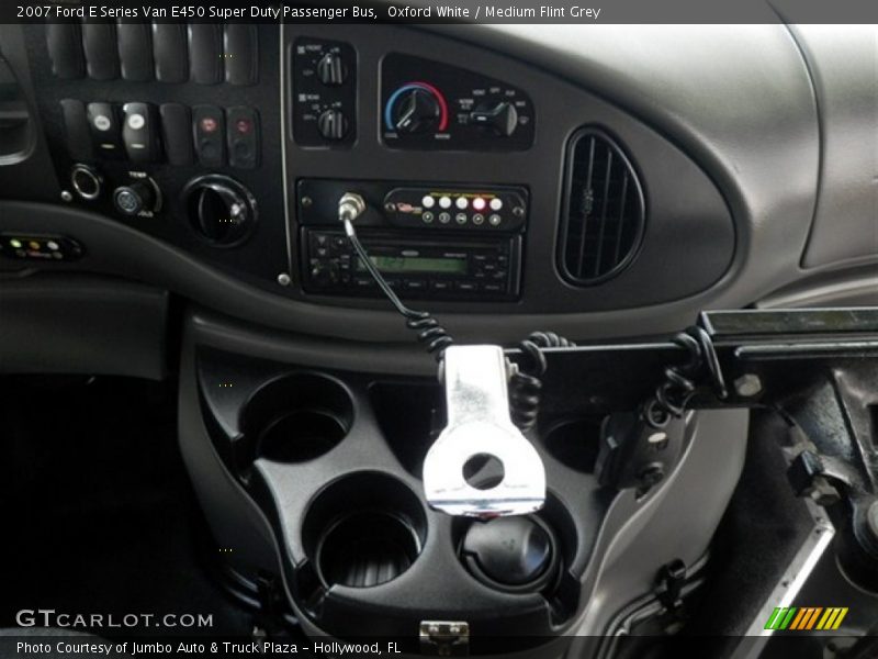 Oxford White / Medium Flint Grey 2007 Ford E Series Van E450 Super Duty Passenger Bus
