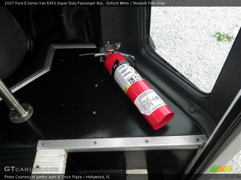 Oxford White / Medium Flint Grey 2007 Ford E Series Van E450 Super Duty Passenger Bus