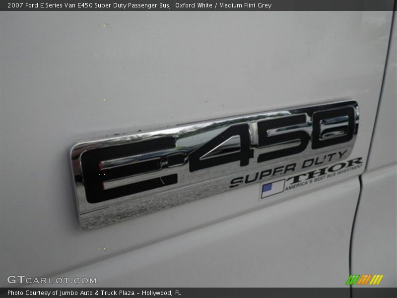 Oxford White / Medium Flint Grey 2007 Ford E Series Van E450 Super Duty Passenger Bus