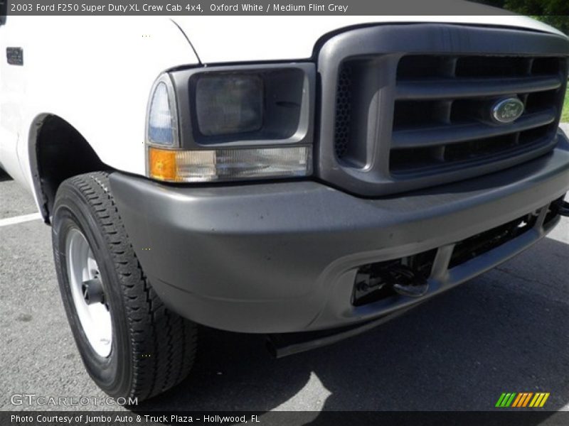 Oxford White / Medium Flint Grey 2003 Ford F250 Super Duty XL Crew Cab 4x4