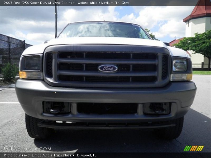 Oxford White / Medium Flint Grey 2003 Ford F250 Super Duty XL Crew Cab 4x4