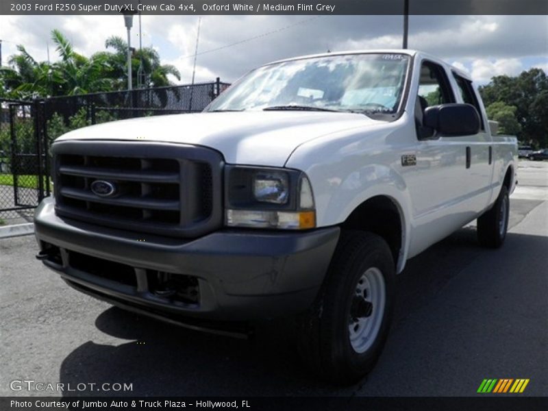 Oxford White / Medium Flint Grey 2003 Ford F250 Super Duty XL Crew Cab 4x4