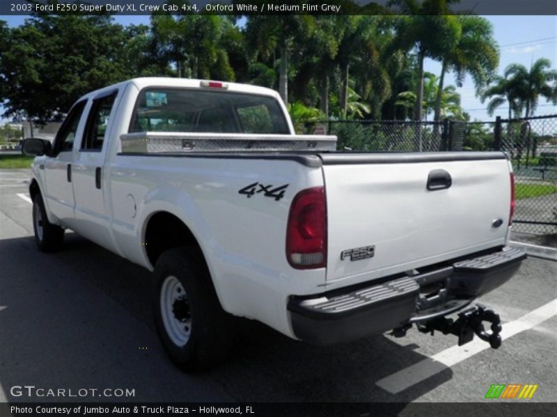 Oxford White / Medium Flint Grey 2003 Ford F250 Super Duty XL Crew Cab 4x4