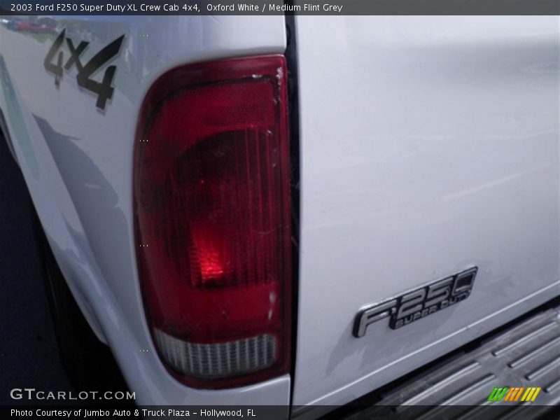Oxford White / Medium Flint Grey 2003 Ford F250 Super Duty XL Crew Cab 4x4