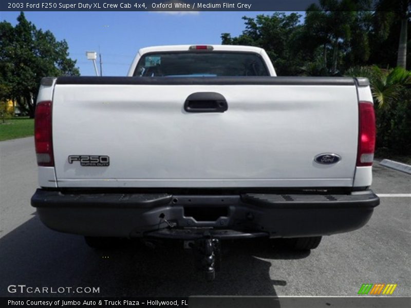 Oxford White / Medium Flint Grey 2003 Ford F250 Super Duty XL Crew Cab 4x4