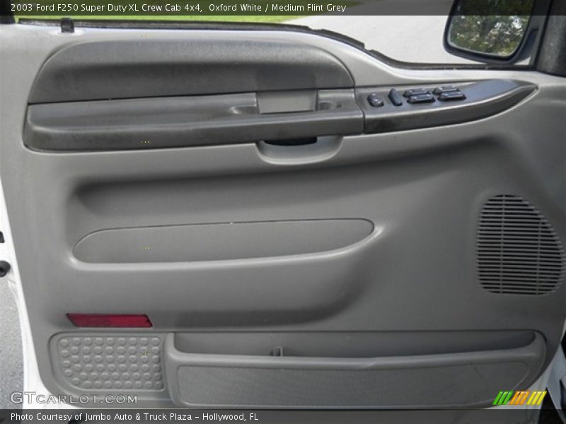 Oxford White / Medium Flint Grey 2003 Ford F250 Super Duty XL Crew Cab 4x4