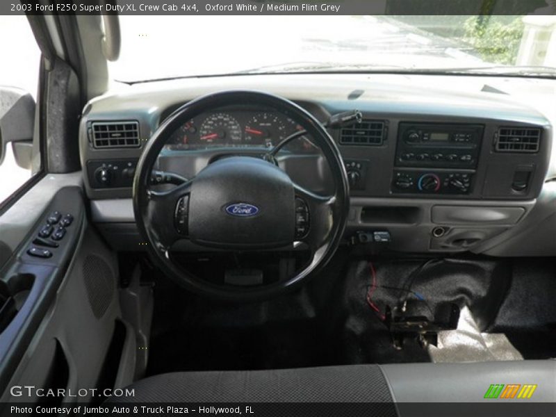 Oxford White / Medium Flint Grey 2003 Ford F250 Super Duty XL Crew Cab 4x4