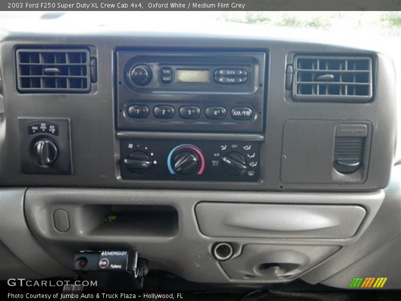 Oxford White / Medium Flint Grey 2003 Ford F250 Super Duty XL Crew Cab 4x4
