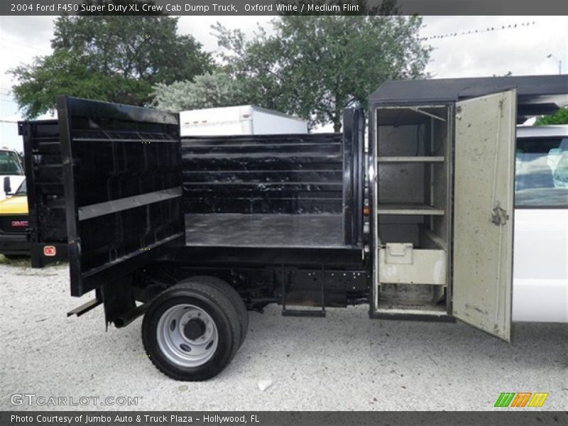Oxford White / Medium Flint 2004 Ford F450 Super Duty XL Crew Cab Dump Truck