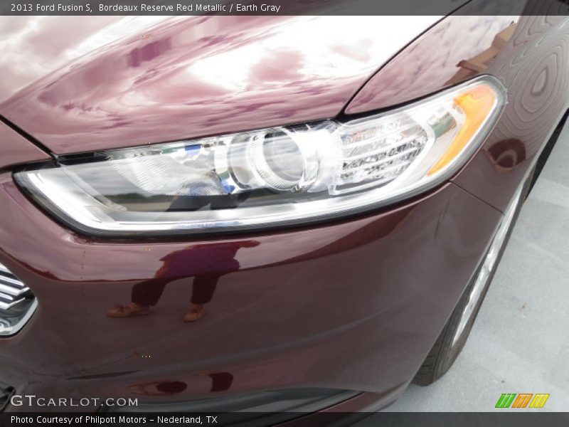 Bordeaux Reserve Red Metallic / Earth Gray 2013 Ford Fusion S