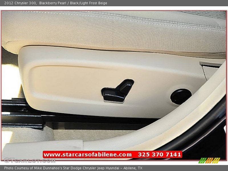 Blackberry Pearl / Black/Light Frost Beige 2012 Chrysler 300