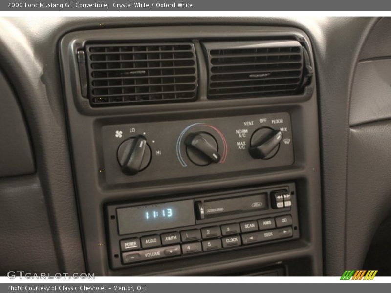 Controls of 2000 Mustang GT Convertible