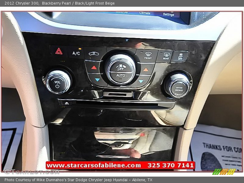 Blackberry Pearl / Black/Light Frost Beige 2012 Chrysler 300