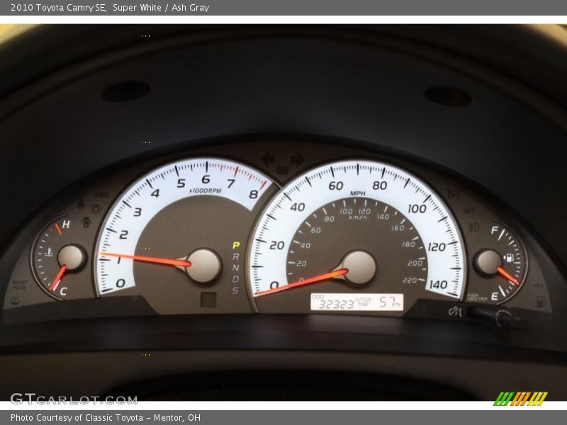 Super White / Ash Gray 2010 Toyota Camry SE