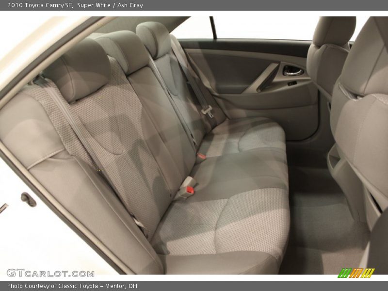 Super White / Ash Gray 2010 Toyota Camry SE
