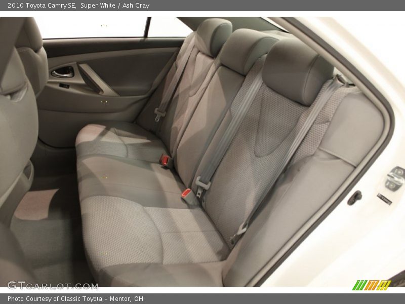 Super White / Ash Gray 2010 Toyota Camry SE