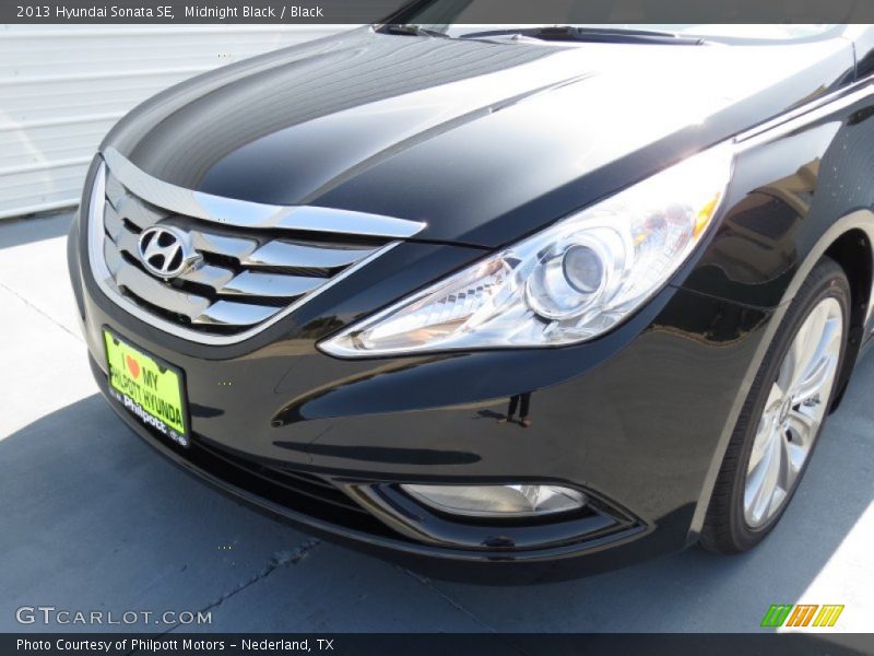 Midnight Black / Black 2013 Hyundai Sonata SE