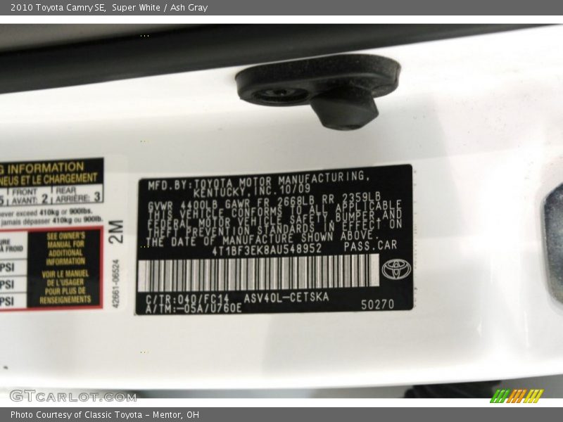 Super White / Ash Gray 2010 Toyota Camry SE