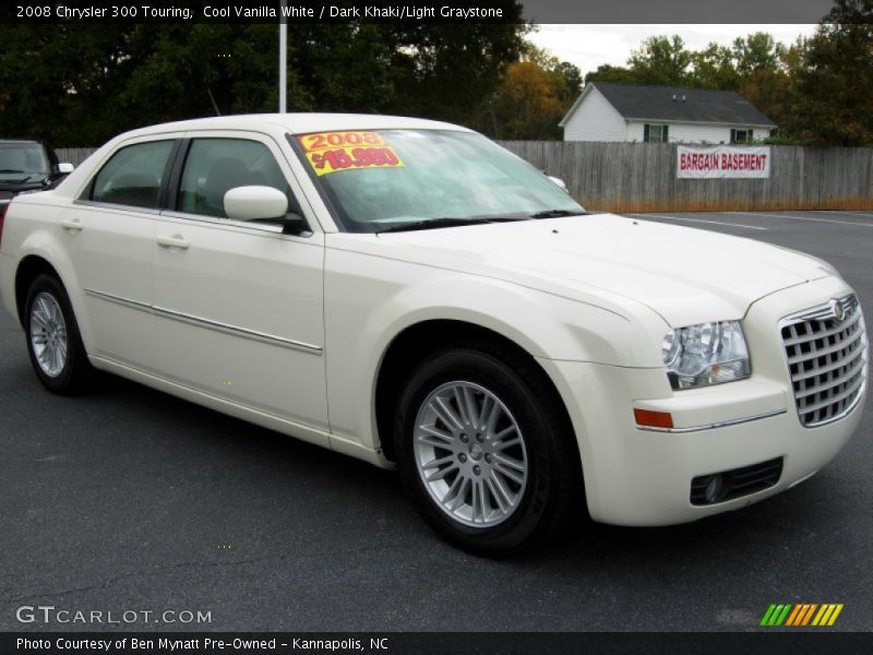 Cool Vanilla White / Dark Khaki/Light Graystone 2008 Chrysler 300 Touring