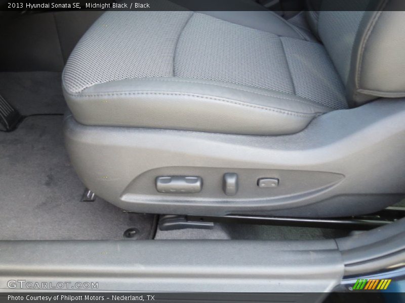 Midnight Black / Black 2013 Hyundai Sonata SE