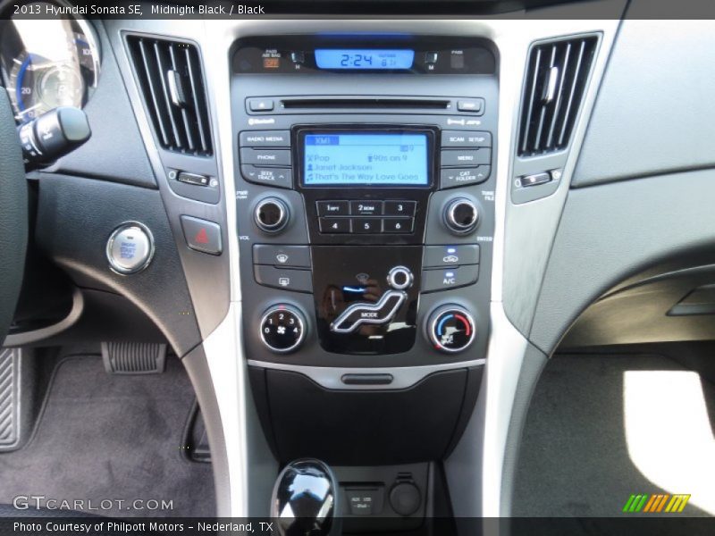 Midnight Black / Black 2013 Hyundai Sonata SE