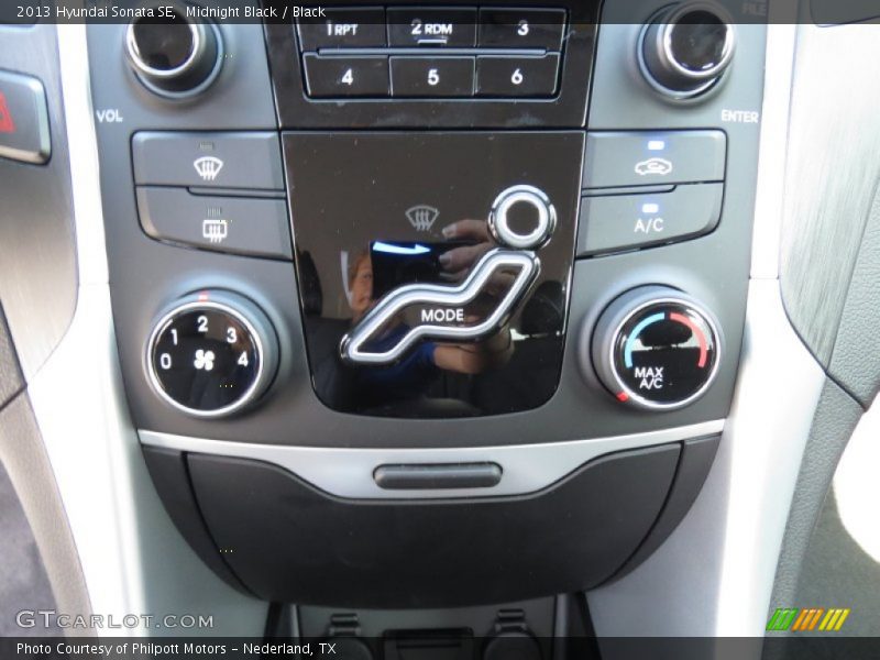 Midnight Black / Black 2013 Hyundai Sonata SE
