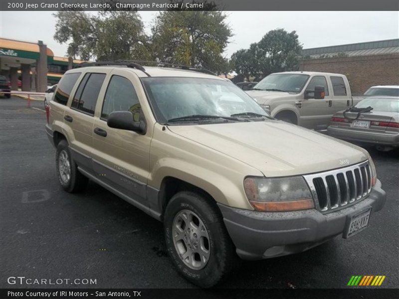 Champagne Pearlcoat / Camel 2000 Jeep Grand Cherokee Laredo