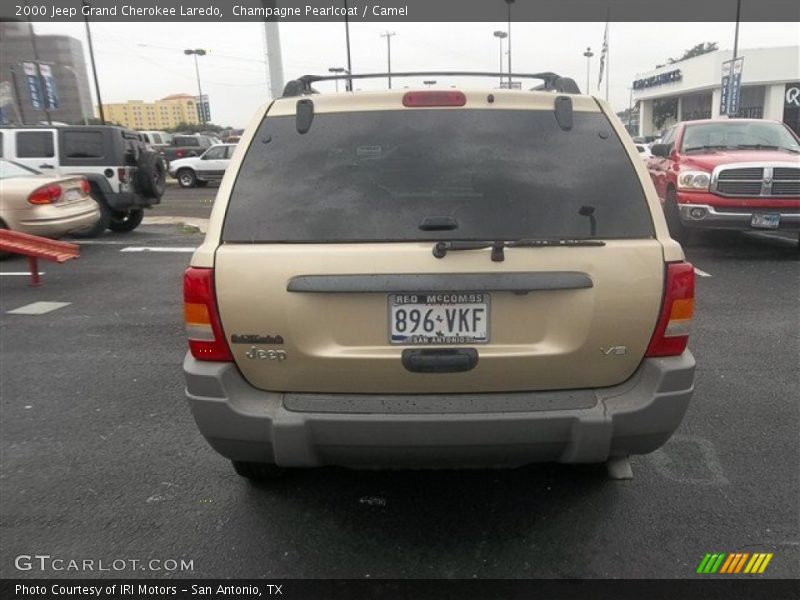 Champagne Pearlcoat / Camel 2000 Jeep Grand Cherokee Laredo