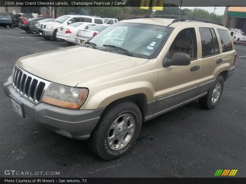 Champagne Pearlcoat / Camel 2000 Jeep Grand Cherokee Laredo