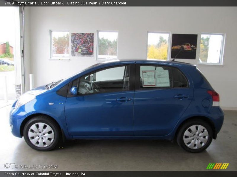 Blazing Blue Pearl / Dark Charcoal 2009 Toyota Yaris 5 Door Liftback
