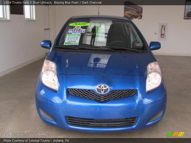 Blazing Blue Pearl / Dark Charcoal 2009 Toyota Yaris 5 Door Liftback