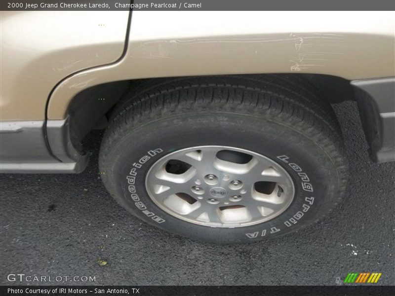 Champagne Pearlcoat / Camel 2000 Jeep Grand Cherokee Laredo